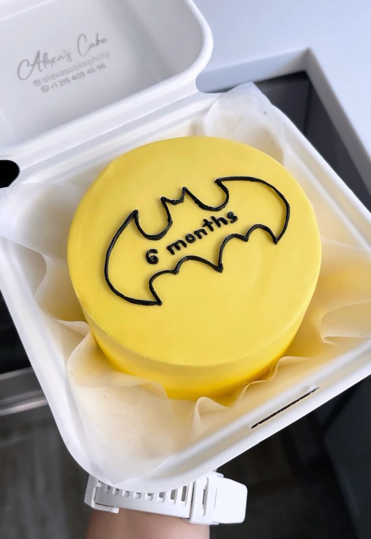 Batman theme cake design ( 40 )