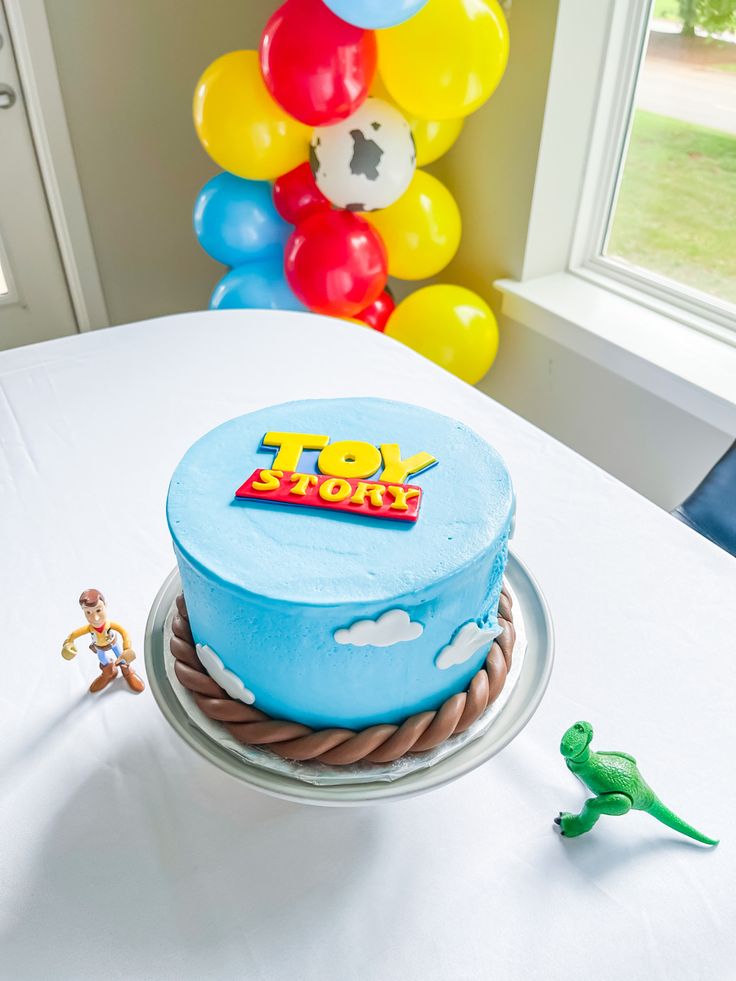 Cartoon theme cakes design ( 47 )
