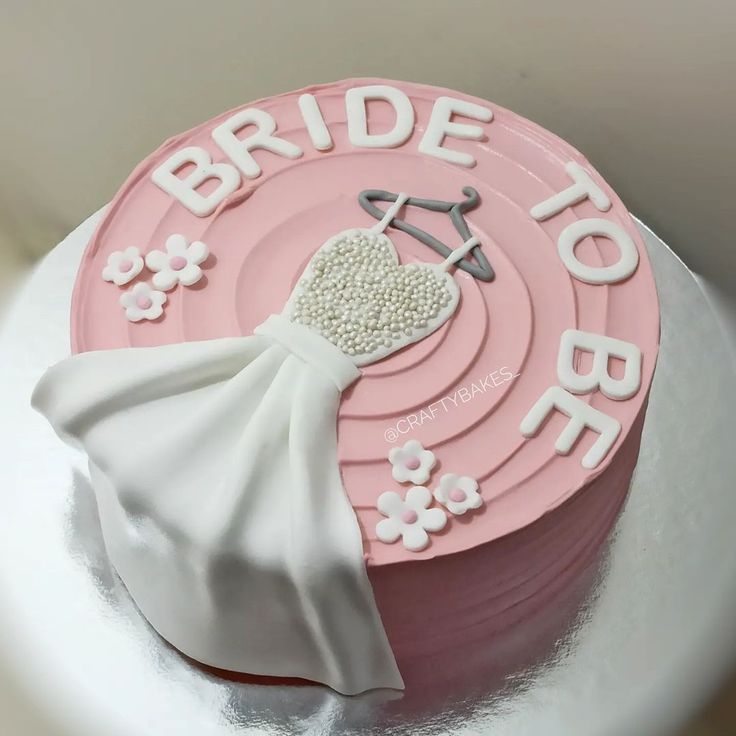 Bride to be cake design ( 15 )
