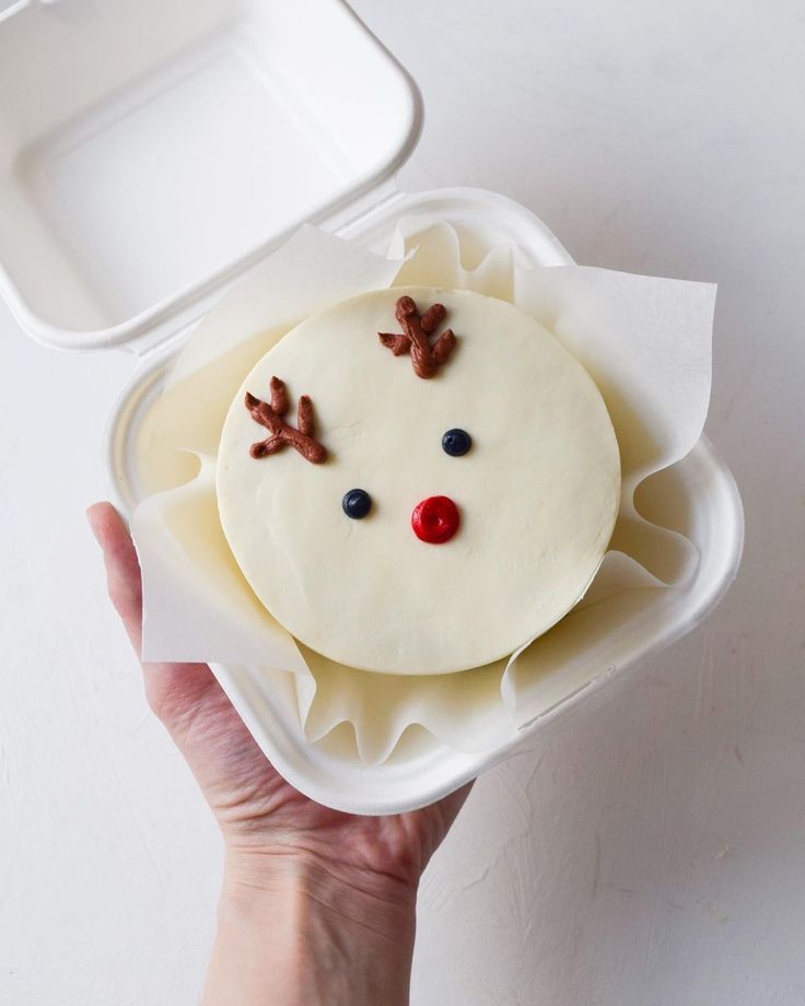 Deer design bento cake