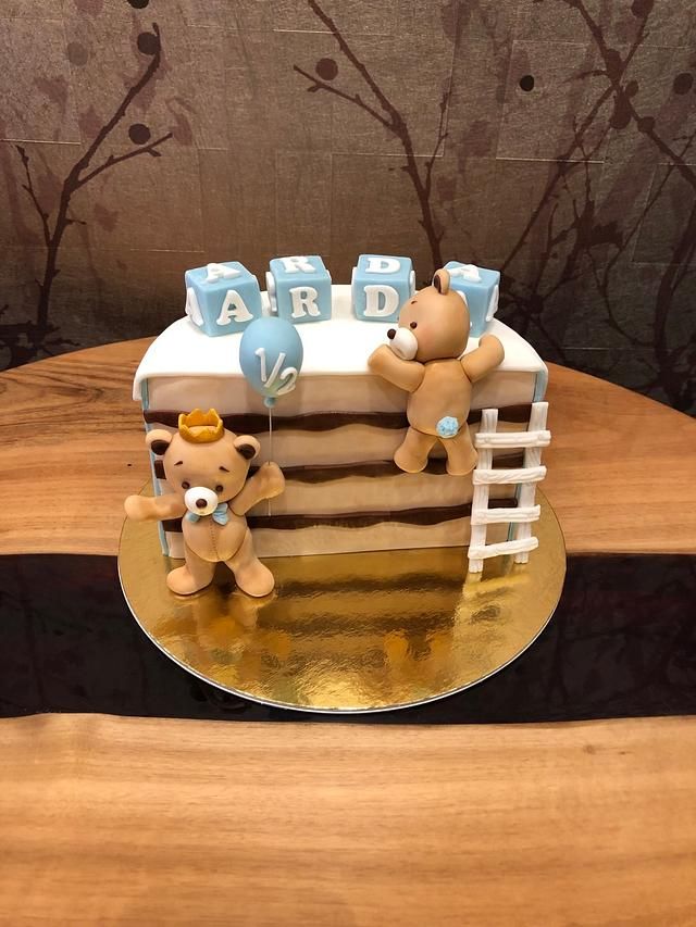 6 Months Birthday Cake (85)
