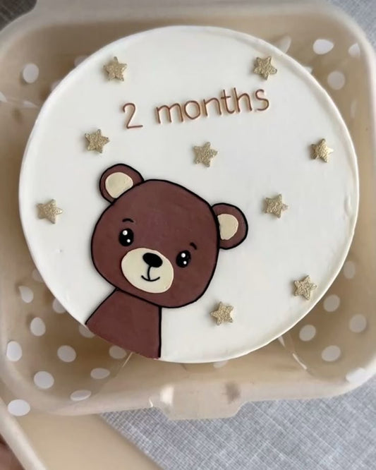 Mini cakes for 2 months birthday bear theme