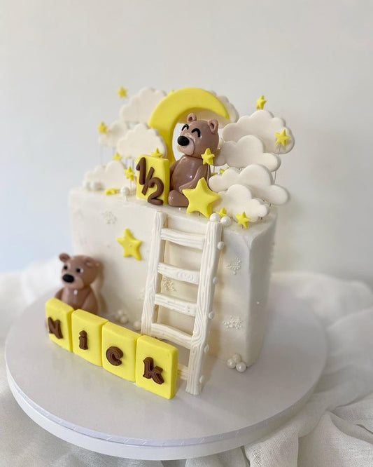 6 Months Birthday Cake (78)