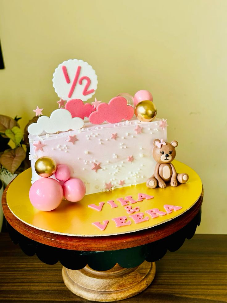 6 Months Birthday Cake (98)