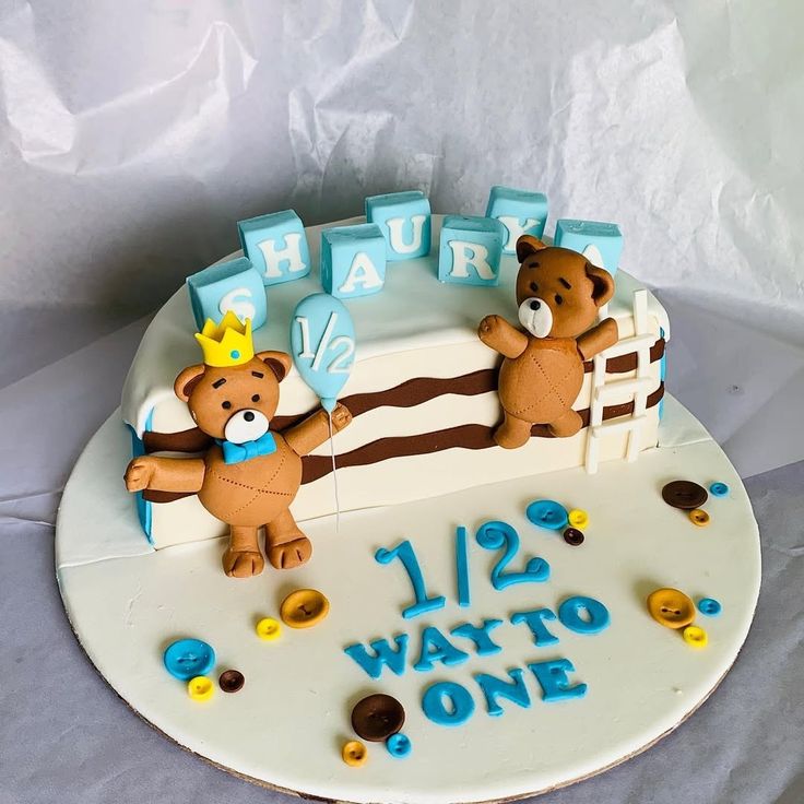 6 Months Birthday Cake (57)