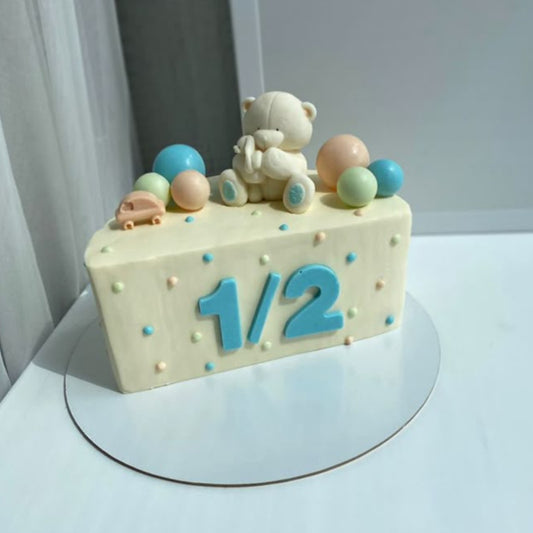 6 Months Birthday Cake (43)