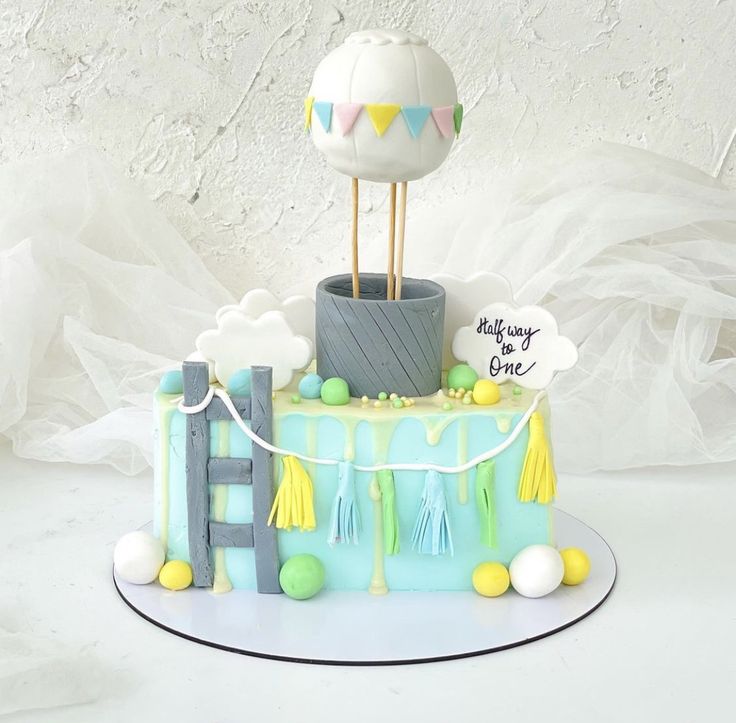 6 Months Birthday Cake (77)