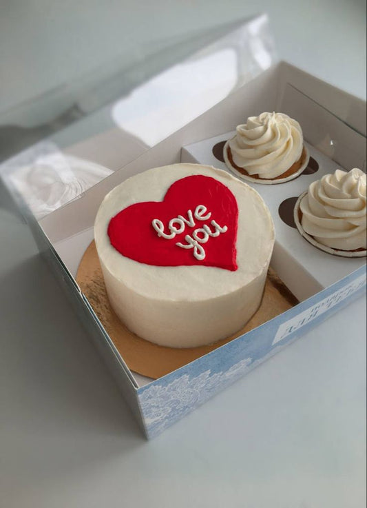 Mini Cakes, Big Smiles: Bento Box Delight!