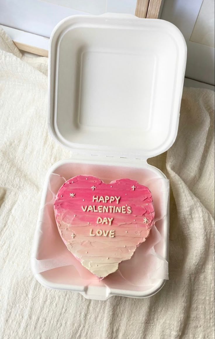 Valentine's day cake design 2