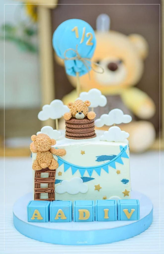 6 Months Birthday Cake (82)